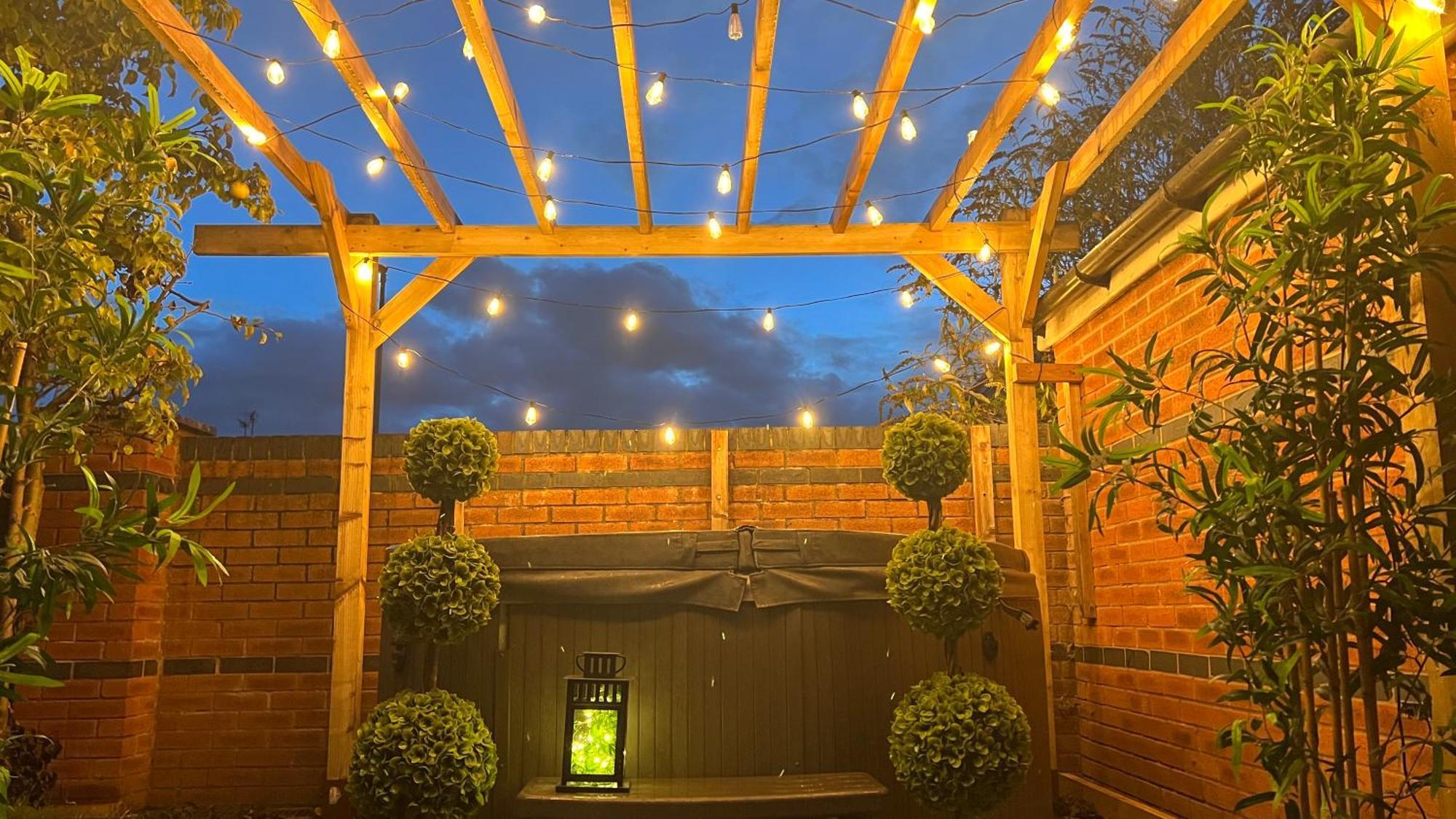 The Cheshire Gathering - Sleeps Up To 30 With Hot Tub Chester Ngoại thất bức ảnh